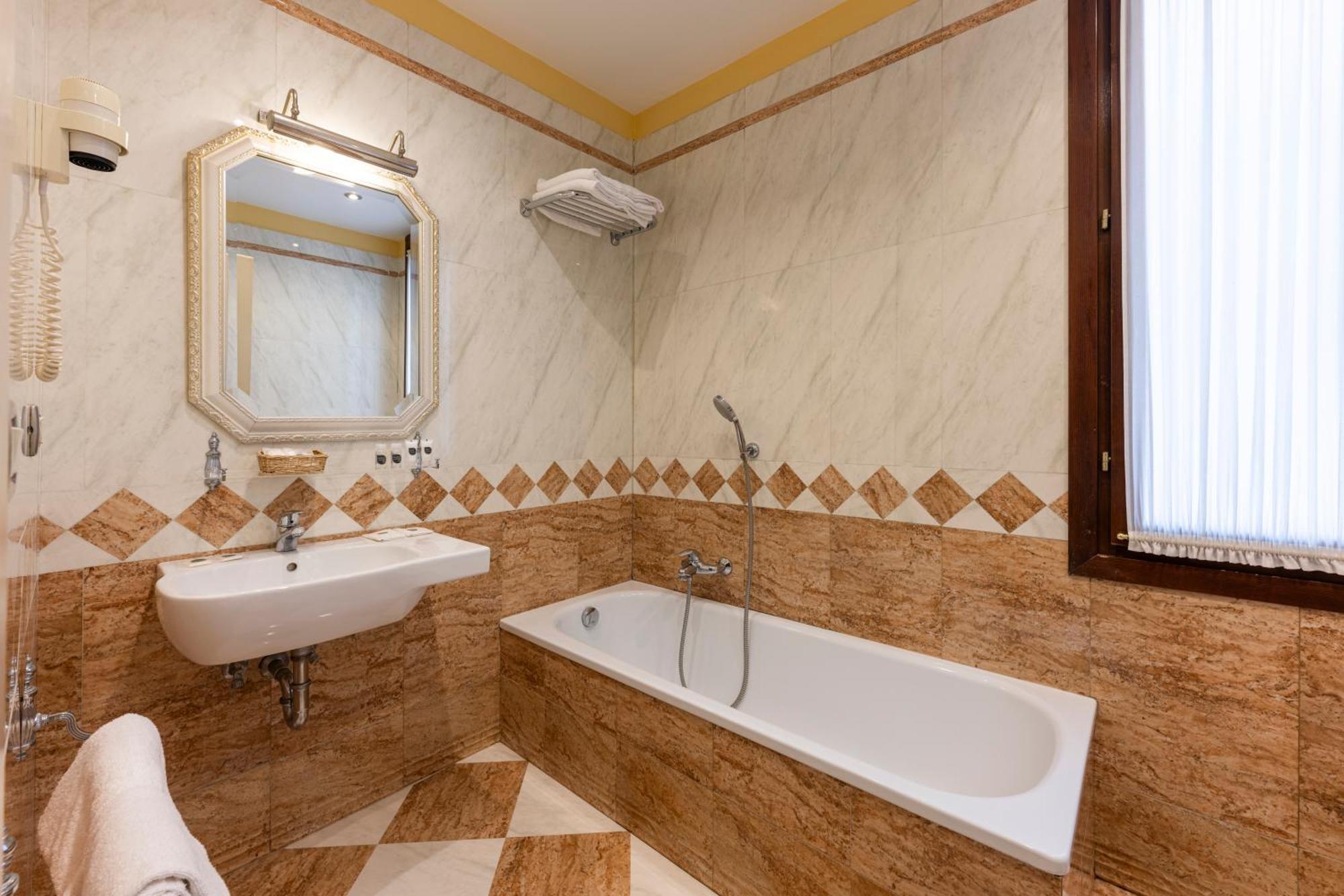 Hotel Ca' Dogaressa Venise Extérieur photo